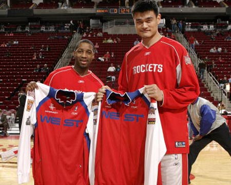 太阳报：埃托奥要求拒招阿布巴卡尔，因其将打破自己队史纪录（太阳报：担心队史纪录被打破，埃托奥被指要求不征召阿布巴卡尔）