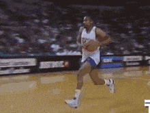 暖心，身患横纹肌肉瘤的河南队小球迷收到王上源送的签名球衣（王上源为患横纹肌肉瘤的河南小球迷赠送签名球衣，温情满满）