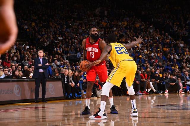 马卡：皇马本赛季防空能力薄弱，失球中有三成为对手头球破门（马卡：皇马本季防空短板明显，丢球中约三成被对手头槌攻破）