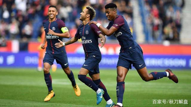 记者：奥斯卡身边人认为他没法继续踢球了，他在体能测试时突感不适（记者：奥斯卡体能测试中突感不适，身边人士称其已难继续踢球）