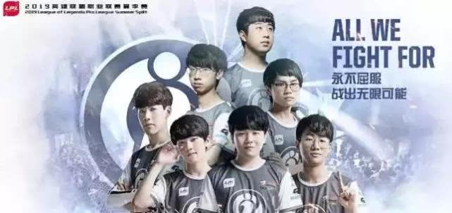 她不仅承担 她不仅承担